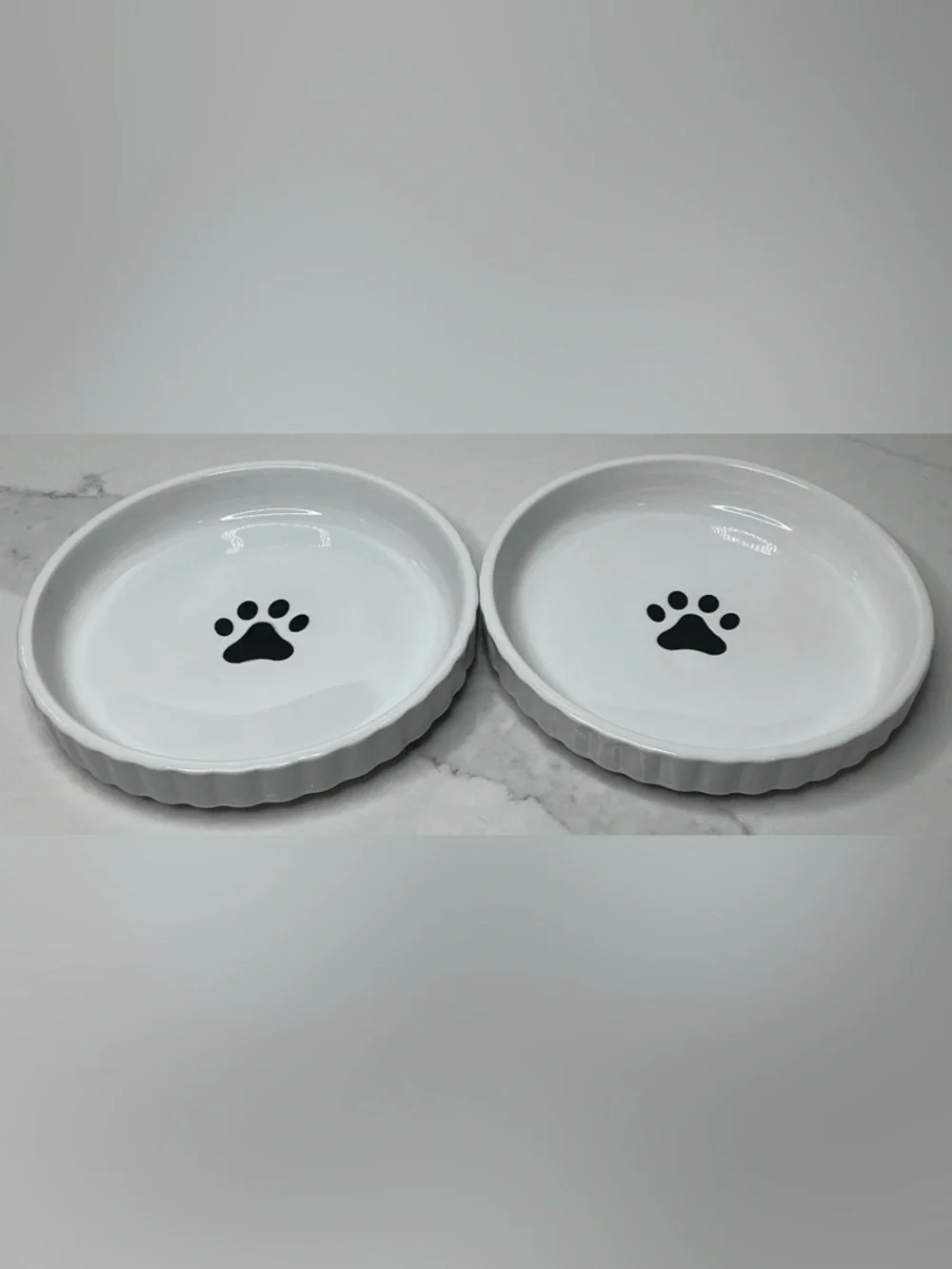 2 Signature Pet Food Tray Trends white w/ Paw Print 1” Tall Rim New